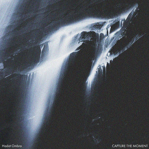 我和小妺在卫生间做爰
